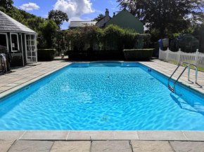 Captivating Isolde Cottage with pool near St Ives